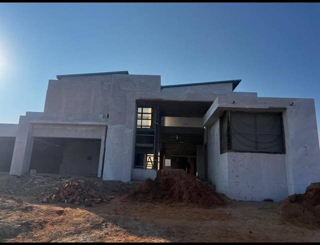 5 BEDROOM HOUSE FOR SALE IN MIDSTREAM HEIGHTS